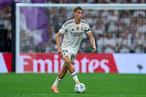 رسمياً.. ريال مدريد يكشف تشخيص إصابة ديان هويسين